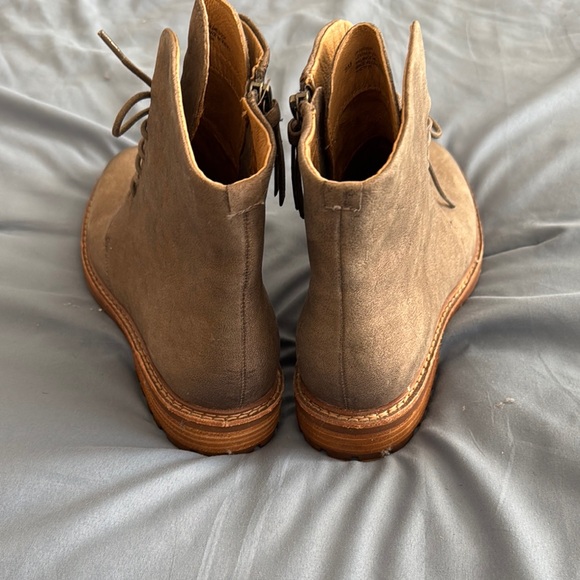 Sofft Brown Combat & Moto Boots with Lace-Up Design and Durable Sole - Picture 3 of 4